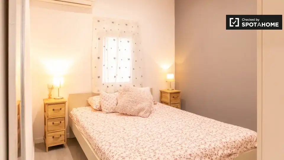 Habitación de Piso de alquiler en Madrid con Aire acondicionado, Calefacción y Amueblado