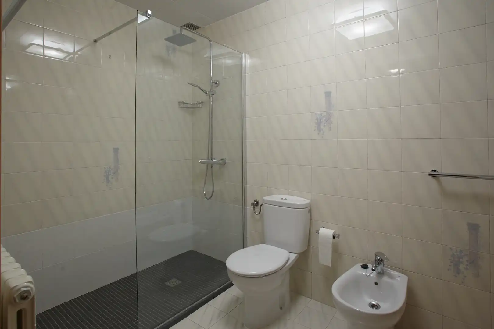 Baño de Casa o chalet en venta en L'Esquirol con Calefacción, Jardín privado y Terraza