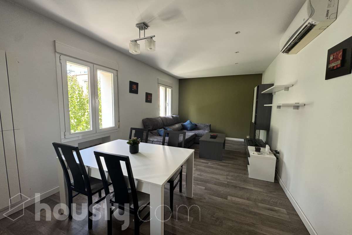 Living room of Flat to rent in  Madrid Capital  with Air Conditioner, Heating and Furnished