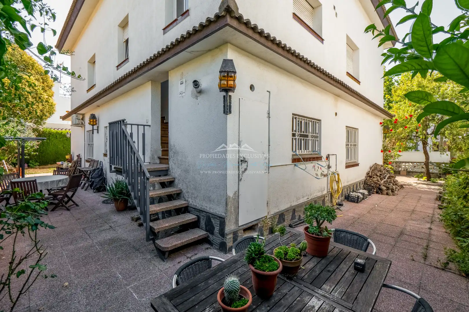 Vista exterior de Casa o xalet en venda en El Masnou amb Aire condicionat, Calefacció i Jardí privat