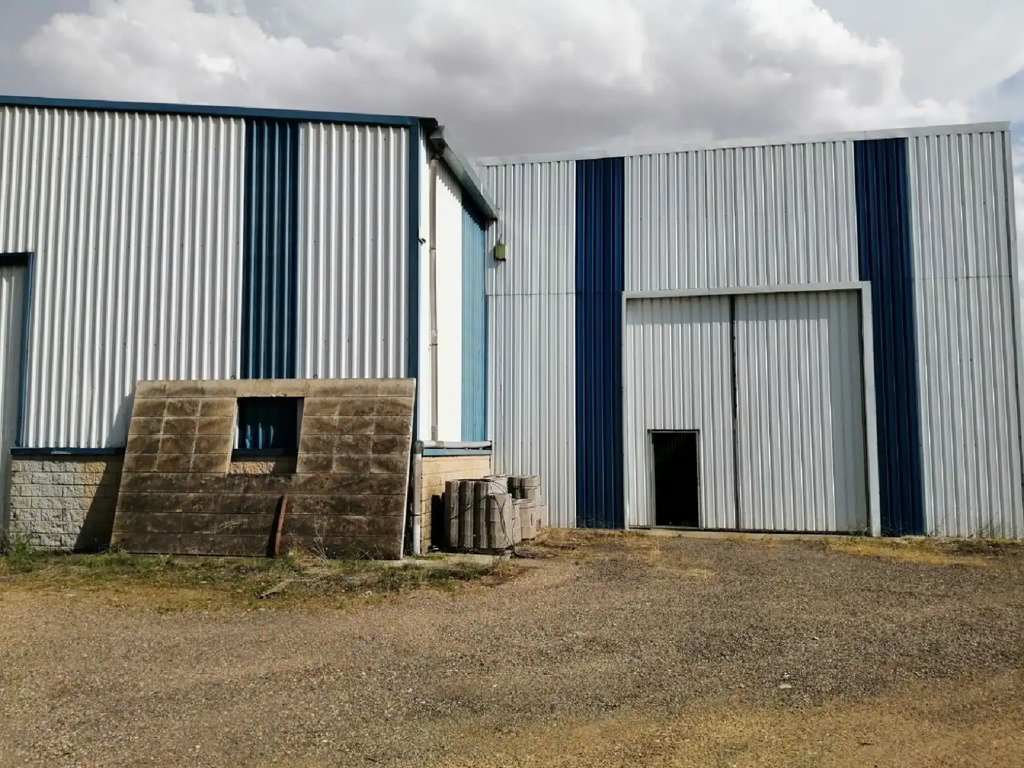 Exterior view of Industrial buildings for rent in Palencia