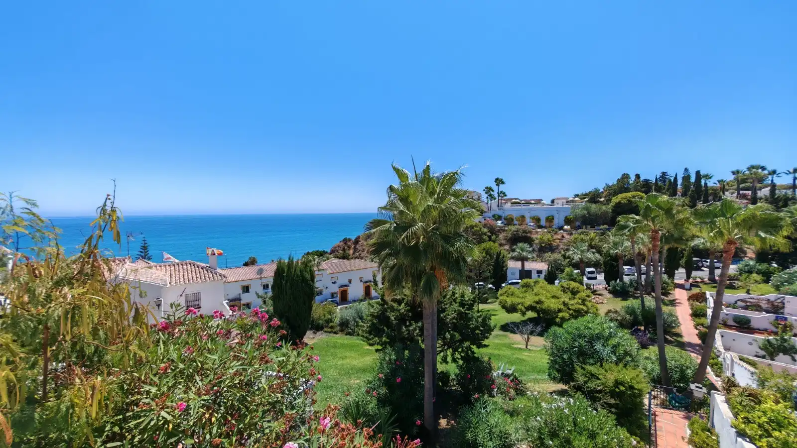 Jardí de Casa o xalet en venda en Torrox amb Aire condicionat, Terrassa i Moblat