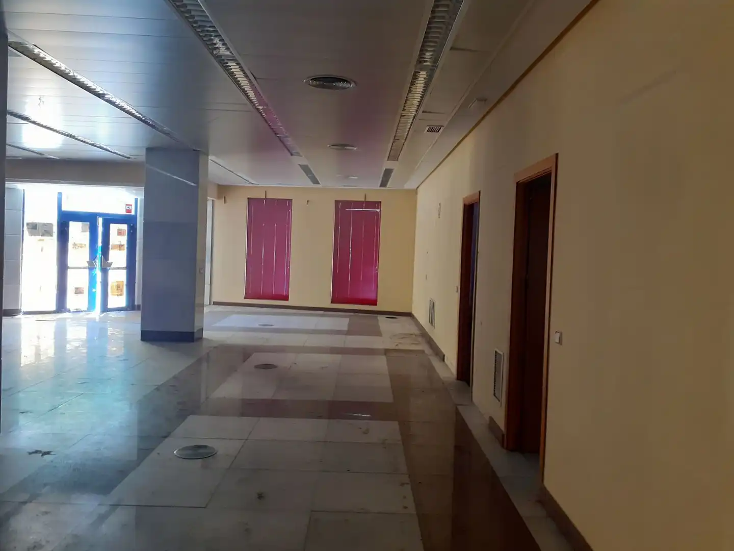 Business premises to rent in Calle de Toledo, imagen 2