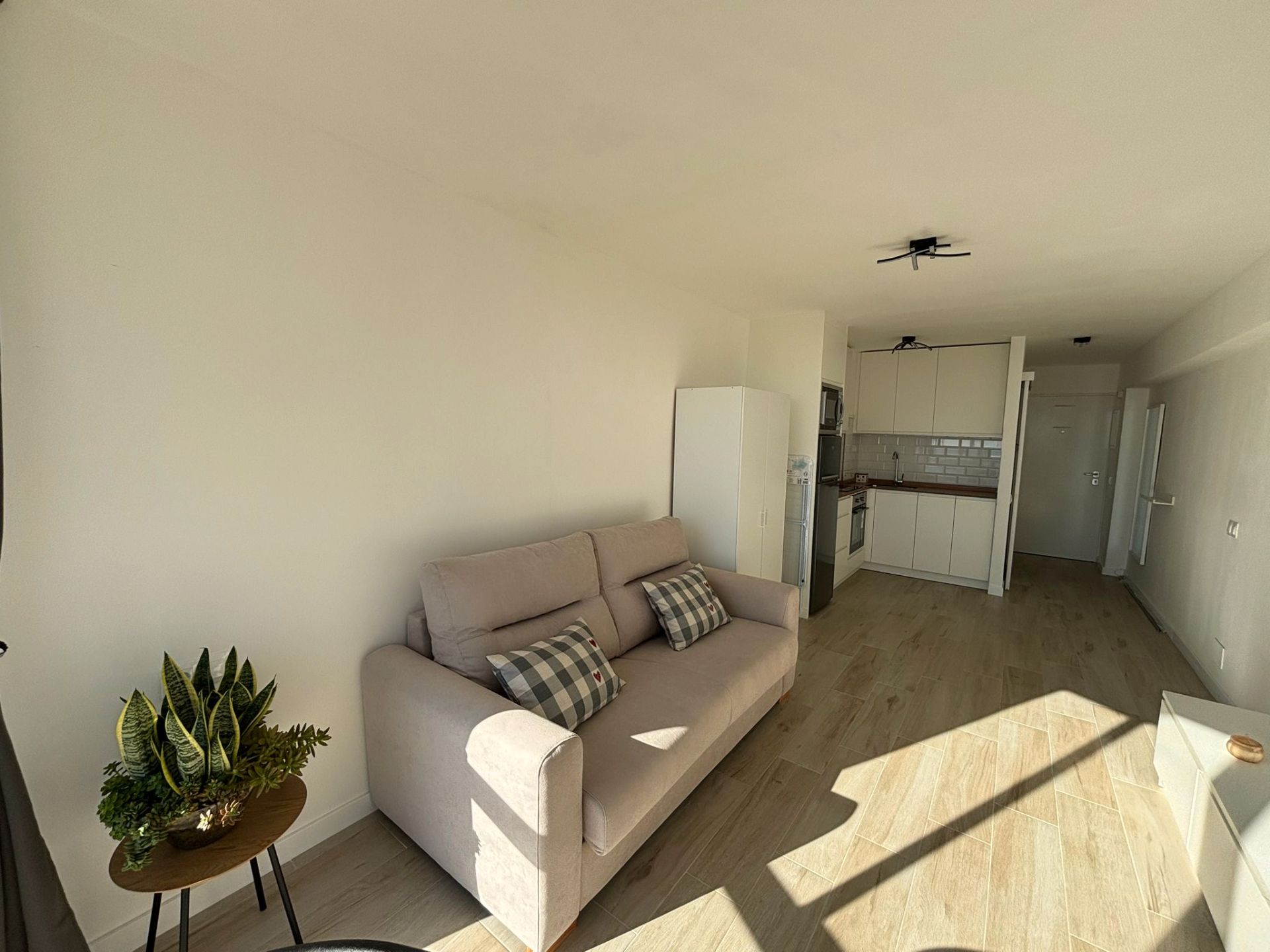 Living room of Study to rent in Benalmádena  with Air Conditioner, Furnished and Oven