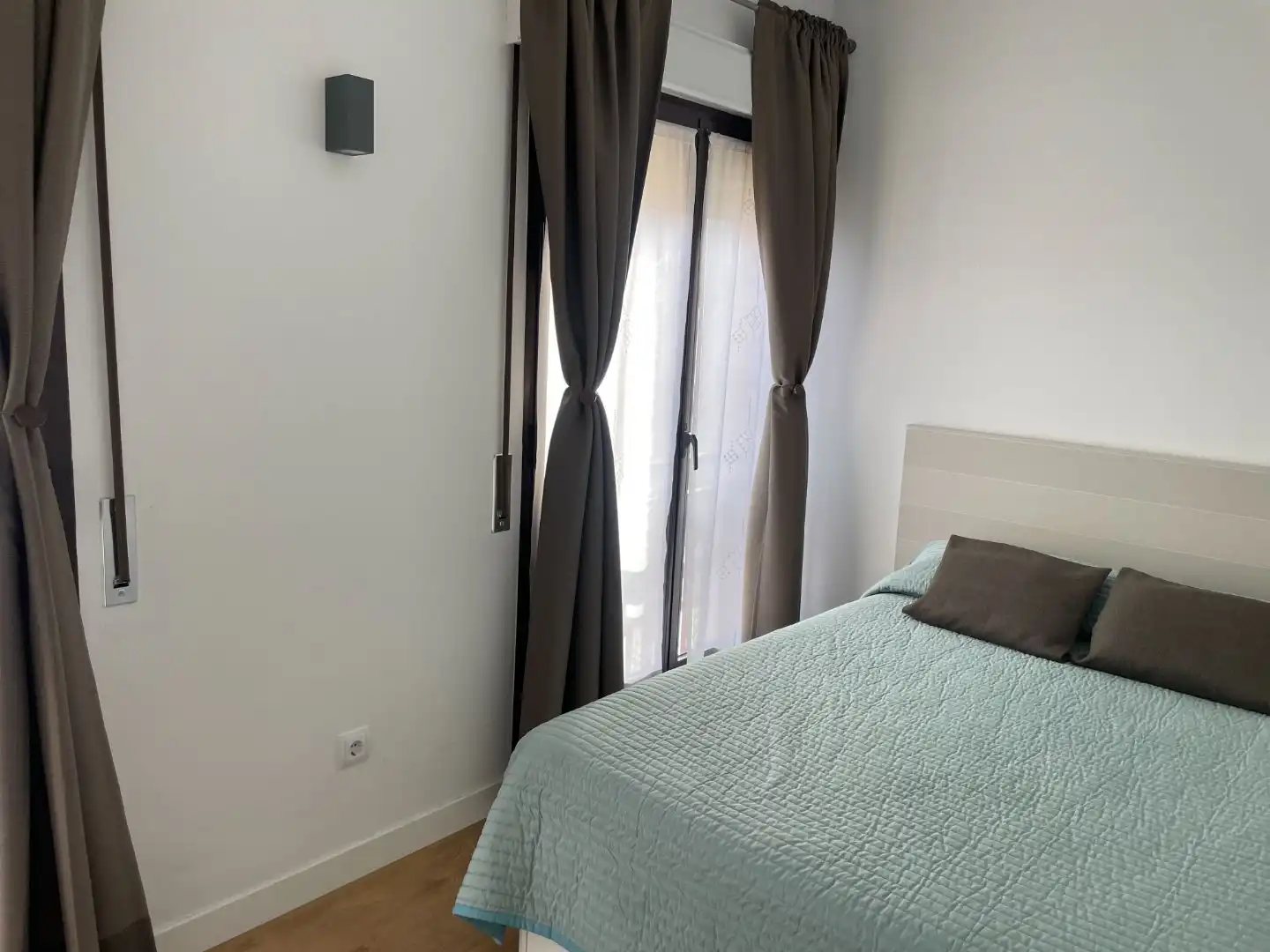 Schlafzimmer von Wohnung zur Miete in Madrid mit Klimaanlage, Heizung und Privatgarten