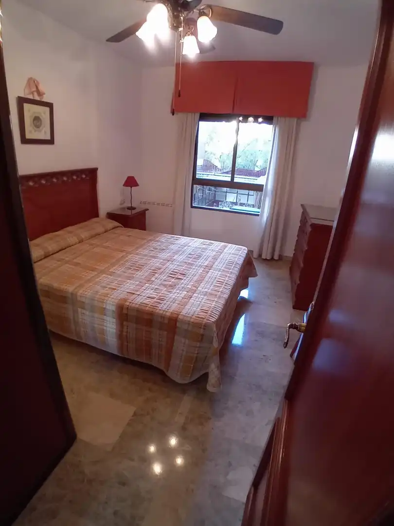 Bedroom of Flat for rent in Córdoba  with Air Conditioner, Heating and Private garden