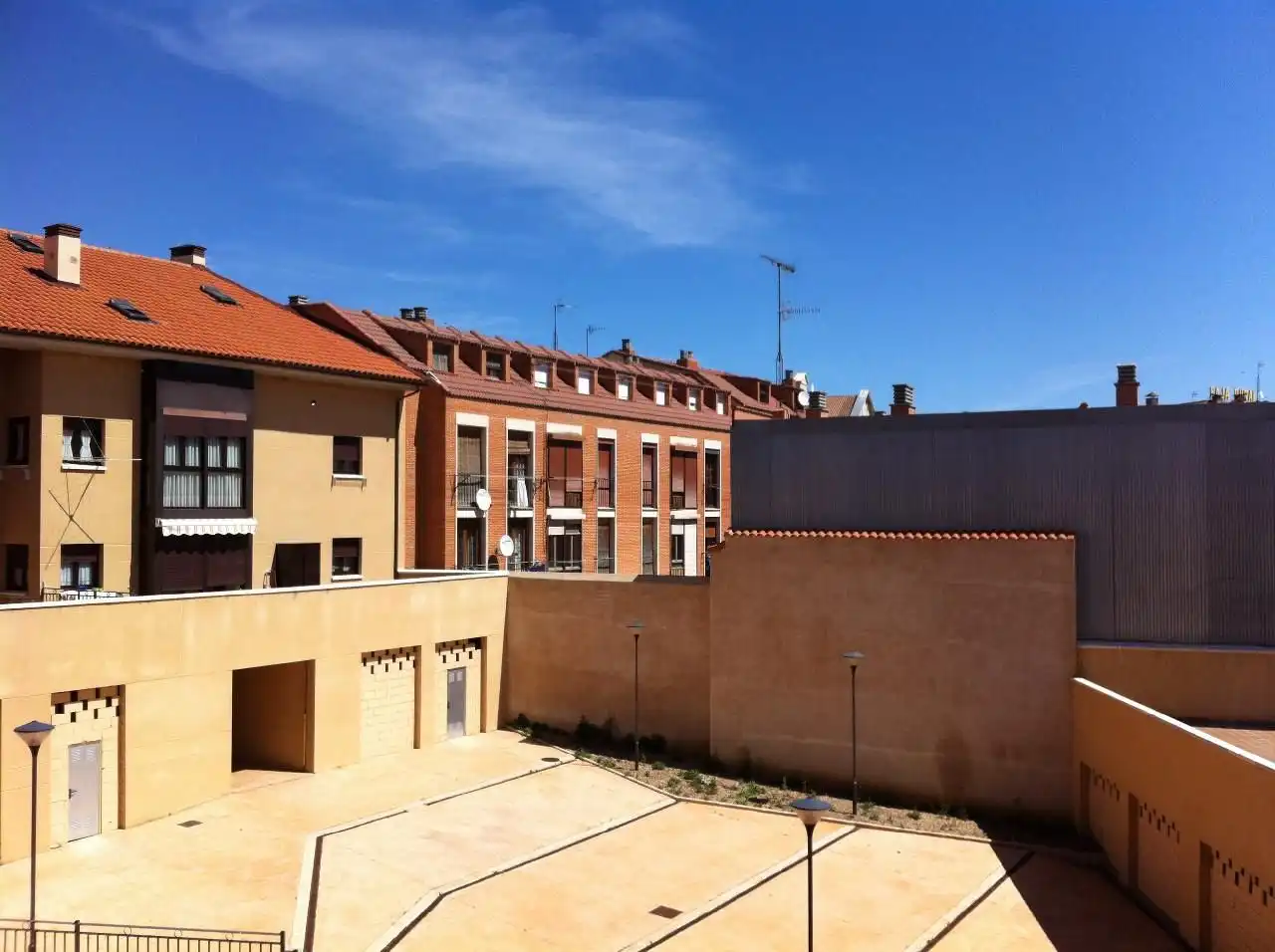 Außenansicht von Maisonette zum Verkauf in Medina de Rioseco mit Heizung und Balkon