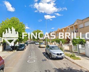 Vista exterior de Casa o xalet en venda en Cáceres Capital amb Jardí privat, Terrassa i Piscina