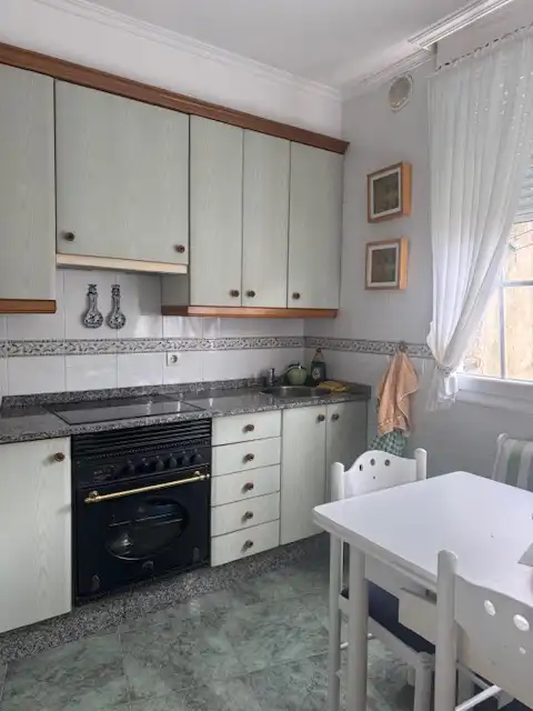 Cocina de Piso de alquiler en Vegadeo con Calefacción, Amueblado y Horno