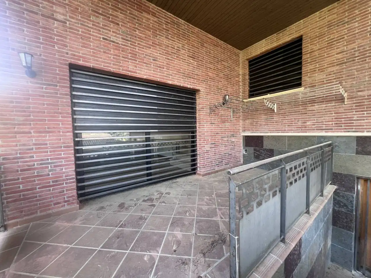 Vista exterior de Casa o xalet en venda en Vilanova del Vallès amb Jardí privat, Terrassa i Piscina