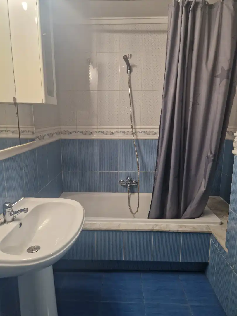 Badezimmer von Wohnungen zum Verkauf in Avilés mit Heizung, Parkett und Terrasse