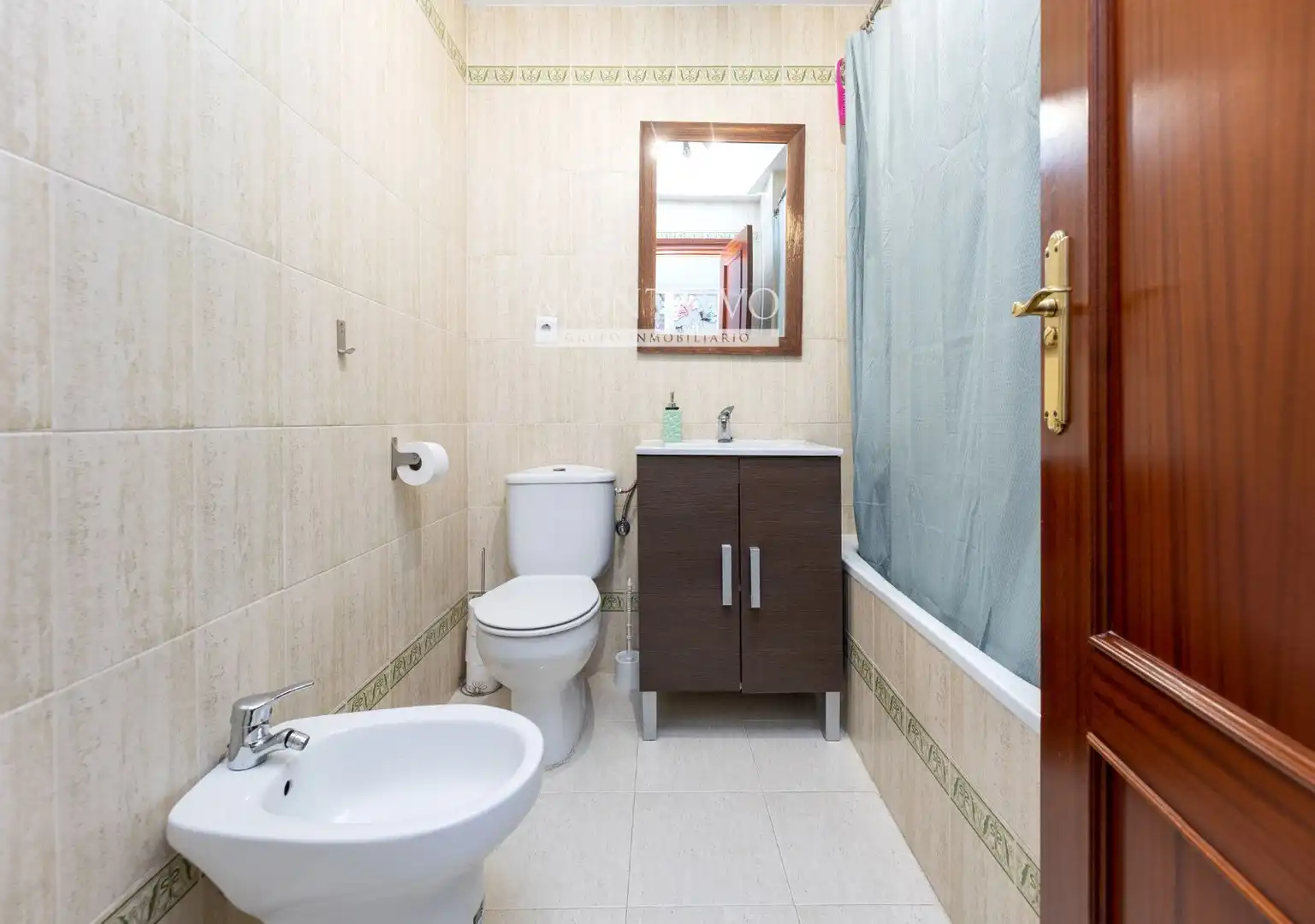Badezimmer von Wohnung zum Verkauf in Maracena mit Klimaanlage und Heizung