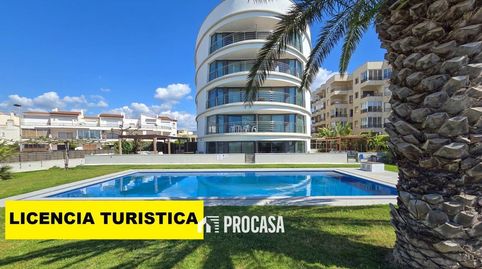 Ático en 1º línea con solárium, preciosas vistas y licencia turística