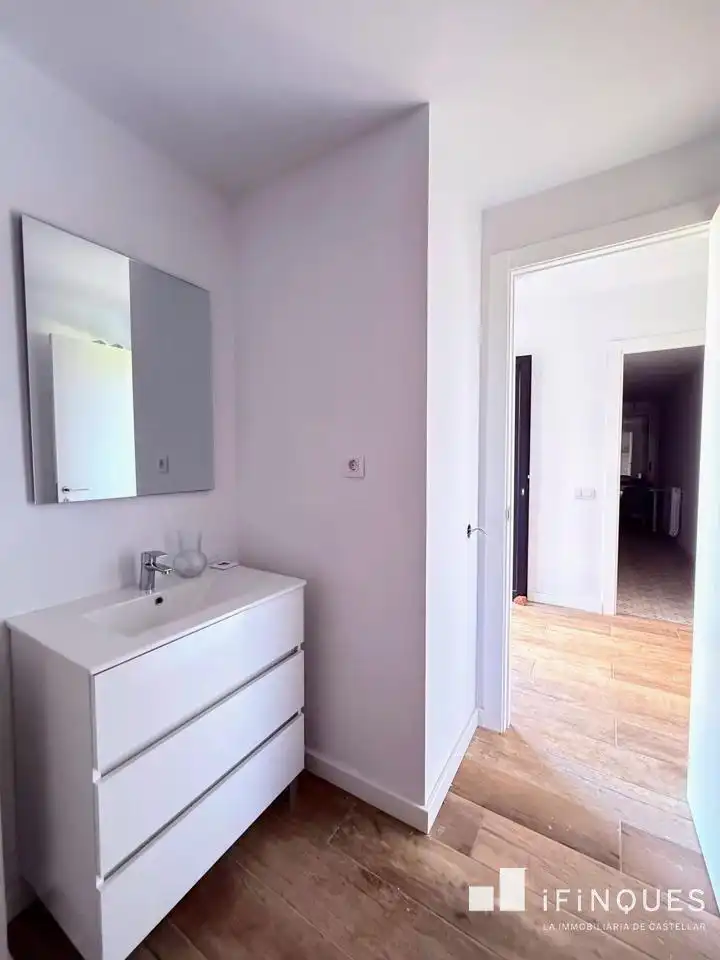 Bathroom of Houses for rent in Castellar del Vallès  with Air Conditioner, Heating and Private garden