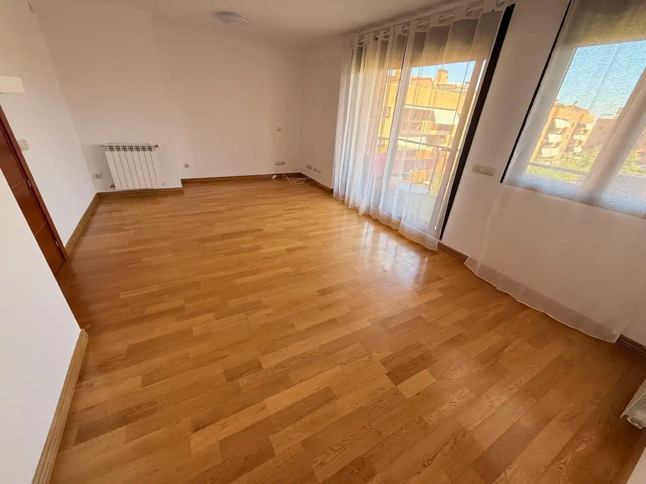 Sala d'estar de Àtic de lloguer en Yebes amb Aire condicionat, Terrassa i Traster