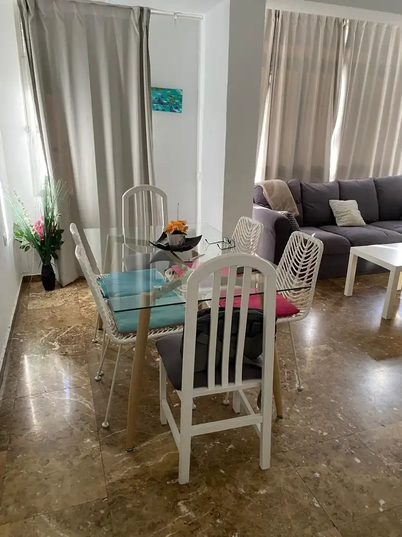 Comedor de Piso de alquiler en Sevilla con Aire acondicionado, Calefacción y Amueblado