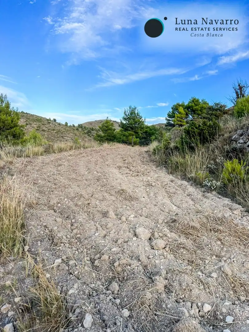 Terreno en venta en Calle San Antonio, 50, Confrides