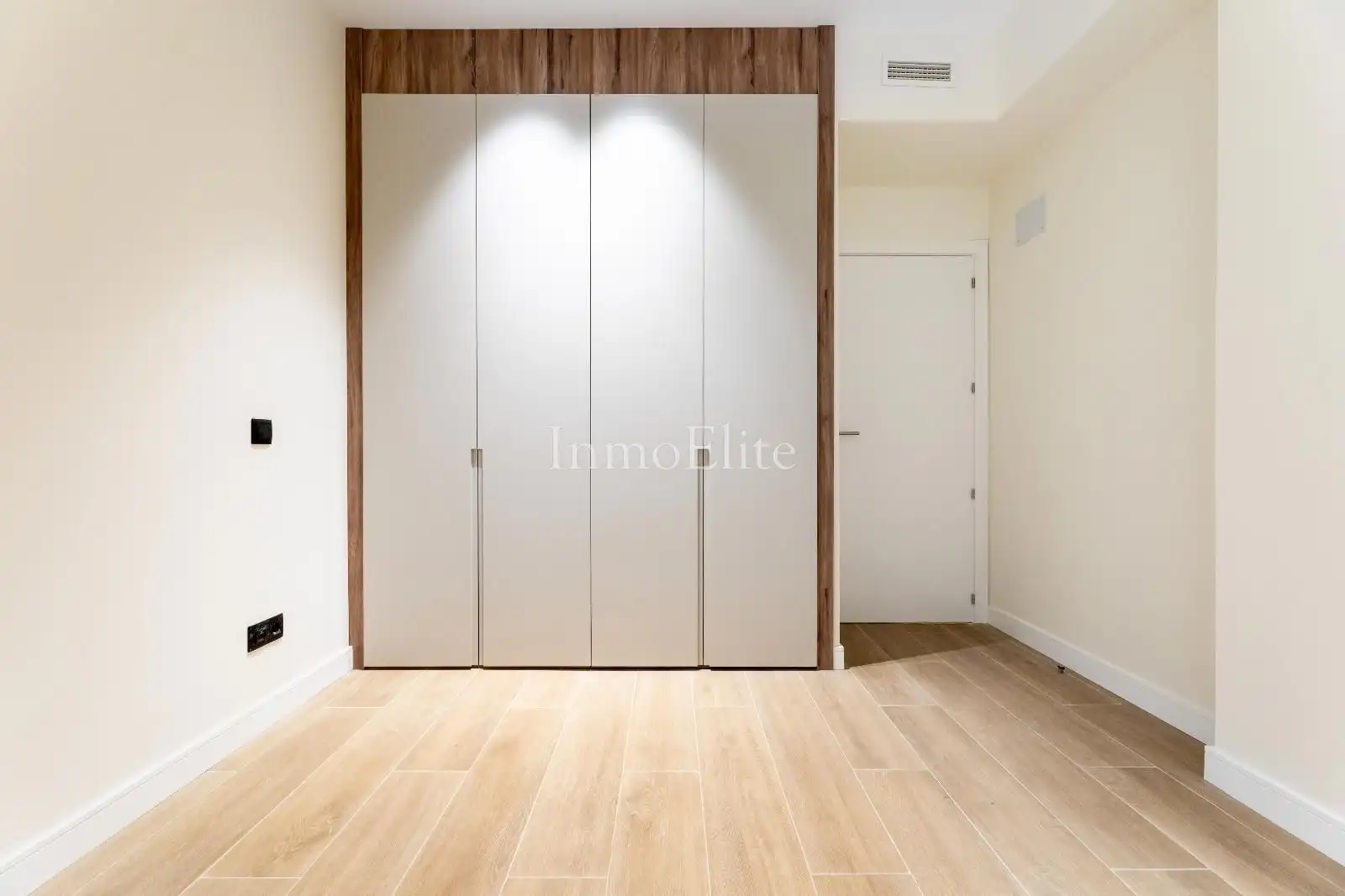 Flat with lift for sale in Diego de León, imagen 38