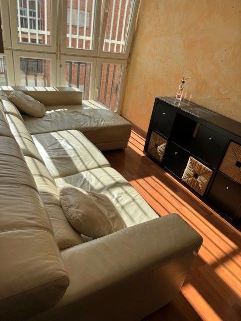 Living room of Flat for sale in  Granada Capital  with Air Conditioner, Heating and Furnished