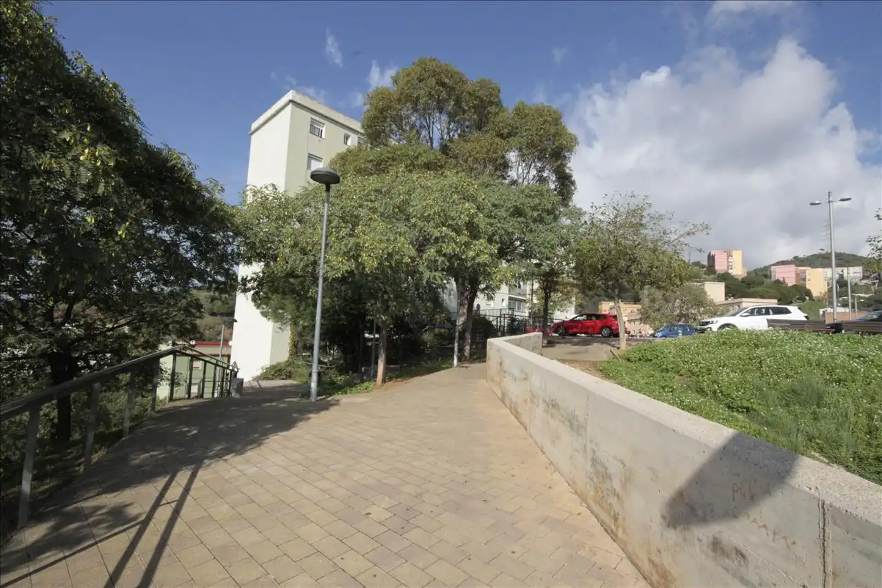 Exterior view of Ground floor for sale in Santa Coloma de Gramenet