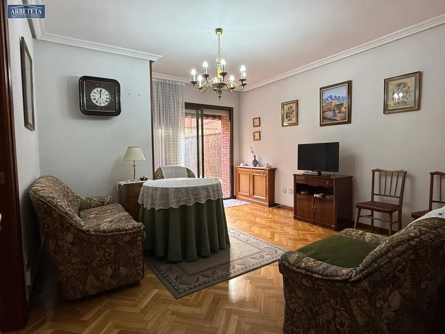 Wohnzimmer von Einfamilien-Reihenhaus zum Verkauf in Guadalajara mit Heizung, Parkett und Terrasse