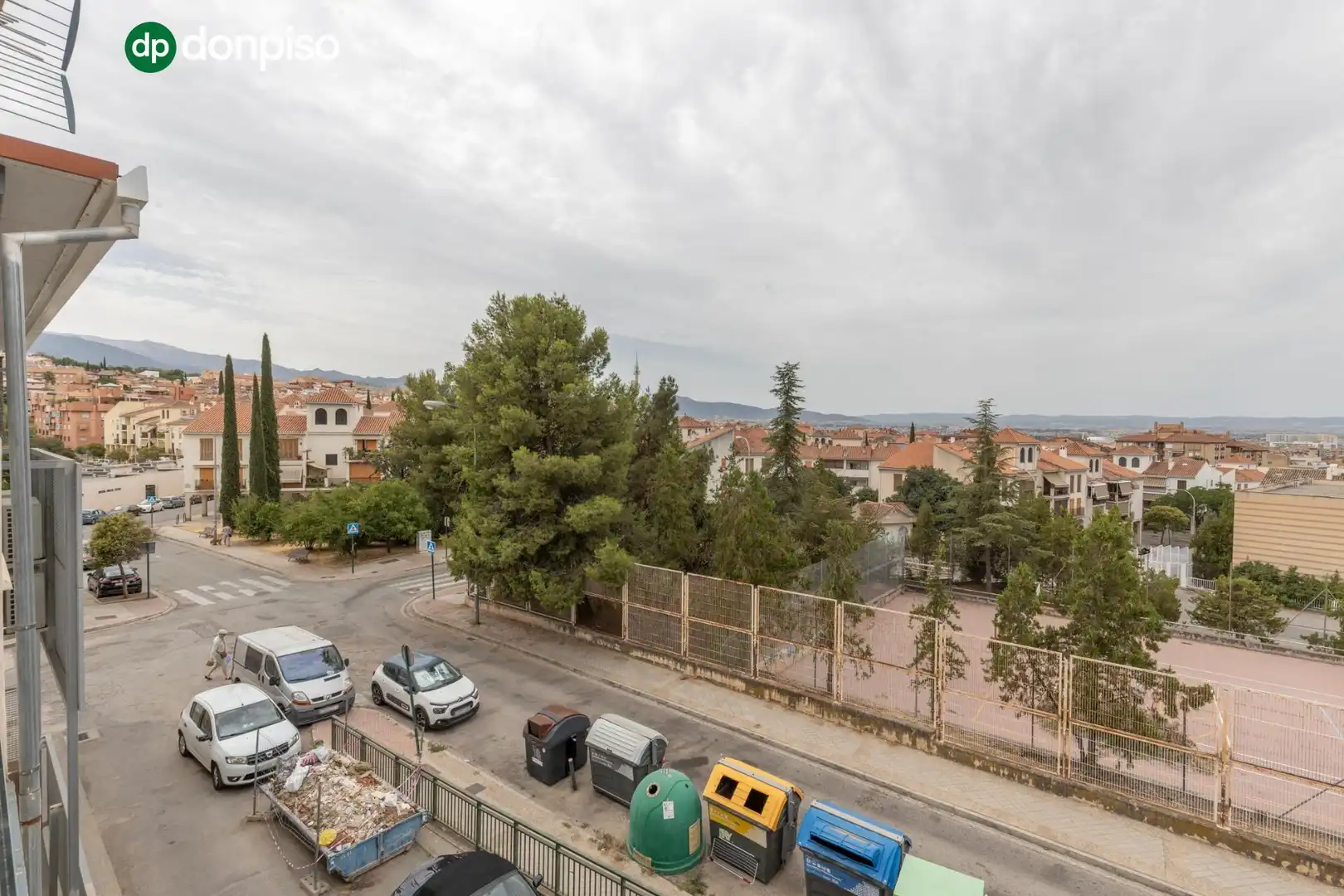 Vista exterior de Casa o chalet en venta en Granada con Calefacción, Terraza y Trastero