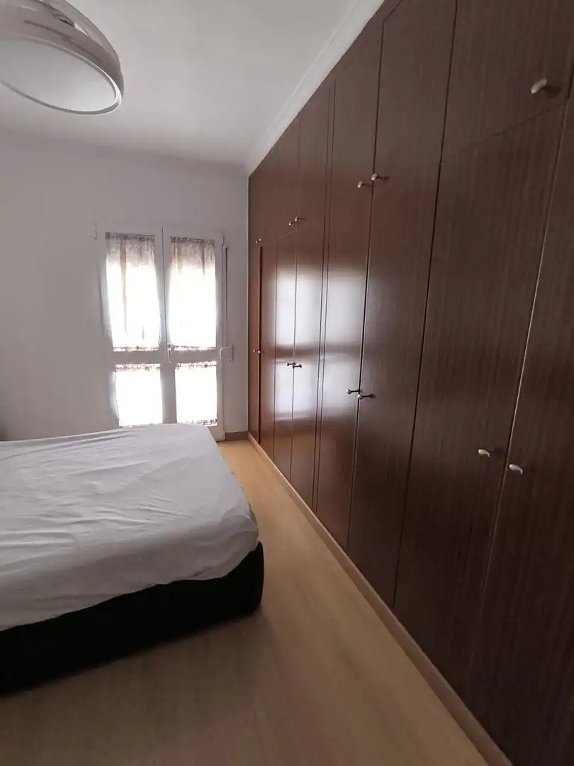 Habitación de Piso de alquiler en Sevilla con Aire acondicionado, Trastero y Amueblado