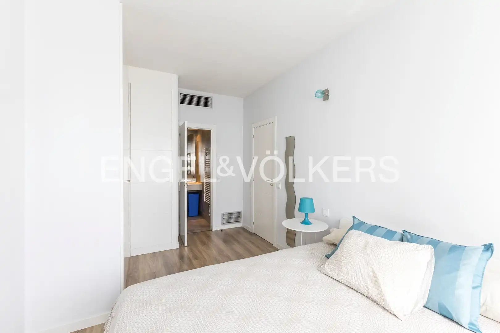 Bedroom of Flat for rent in Madrid  with Air Conditioner and Heating