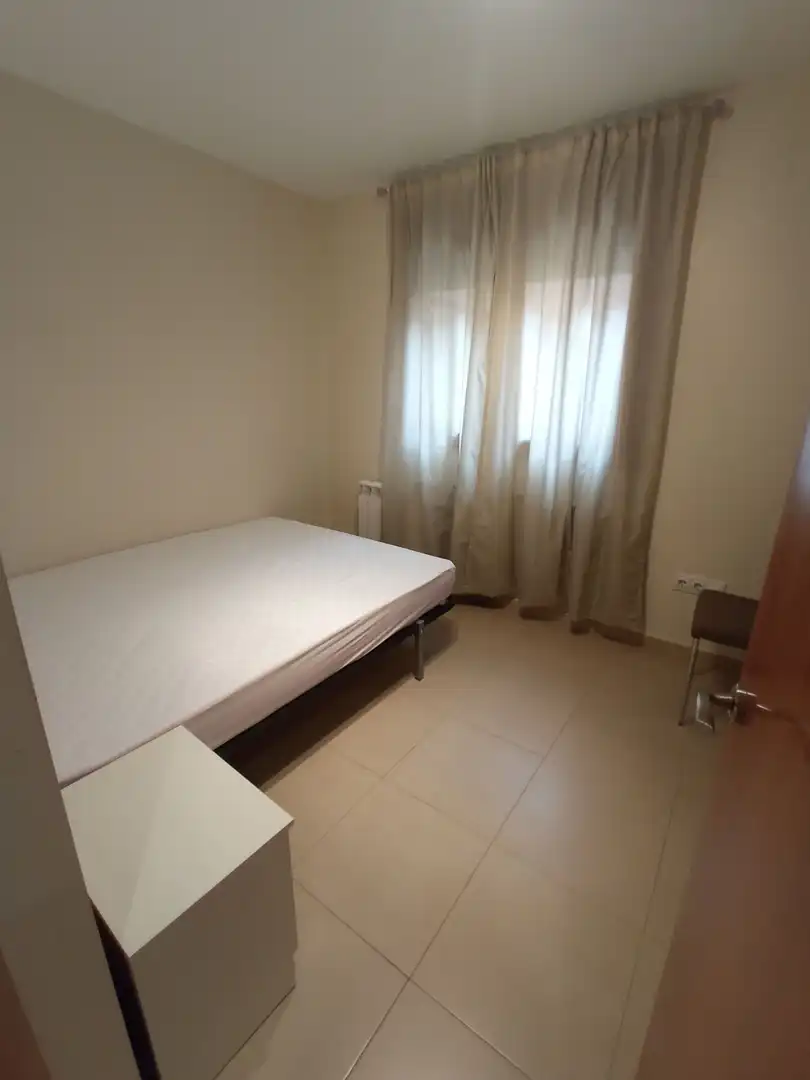 Schlafzimmer von Wohnung zur Miete in Lleida mit Klimaanlage, Heizung und Möbliert
