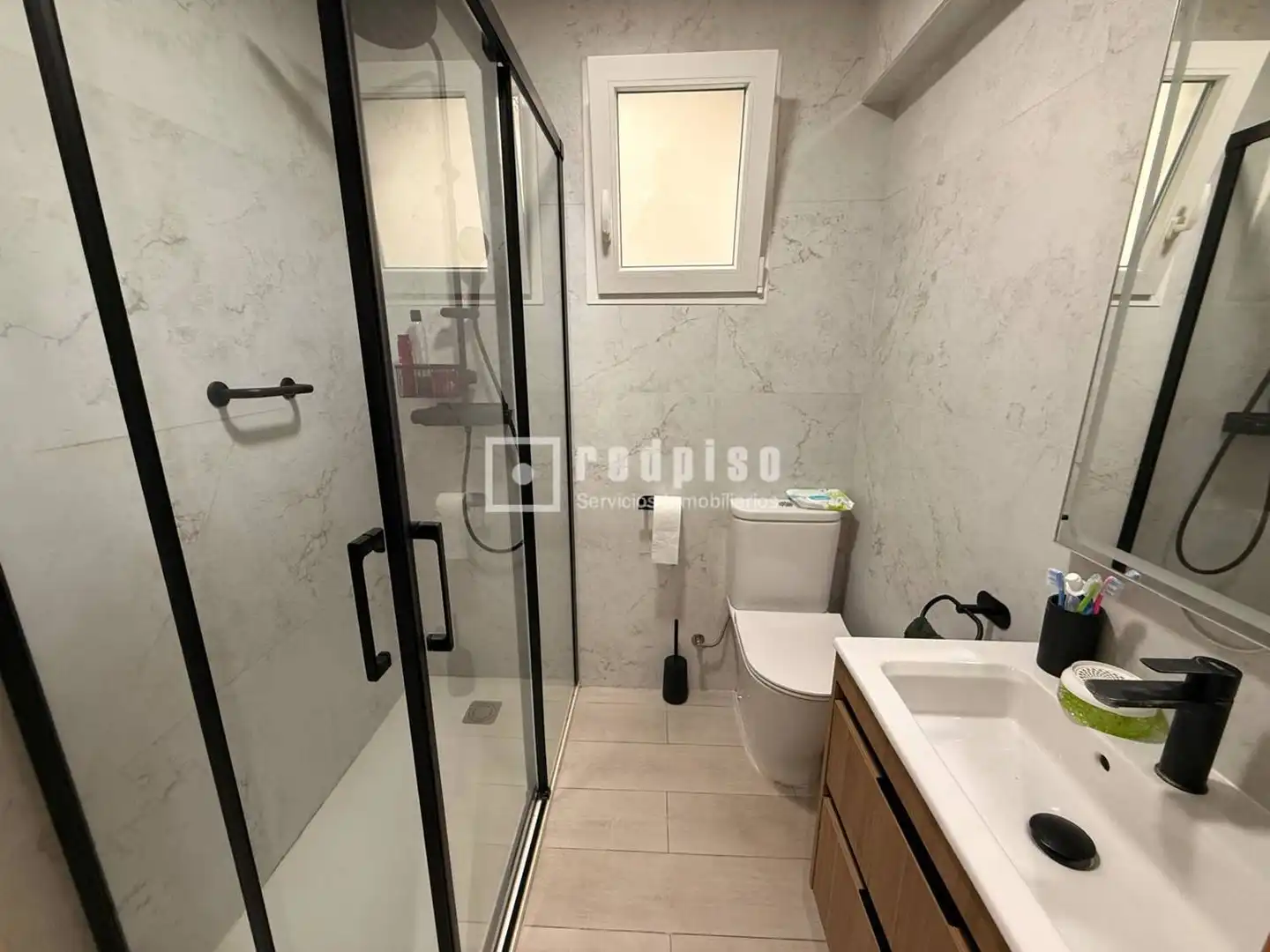 Baño de Piso en venta en Valencia con Aire acondicionado, Trastero y Amueblado