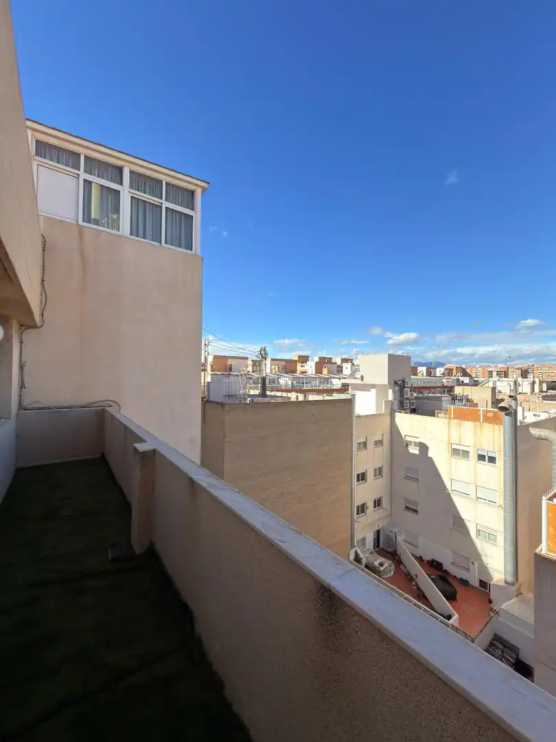 Terrasse von Dachboden zur Miete in Alicante / Alacant mit Klimaanlage, Heizung und Terrasse