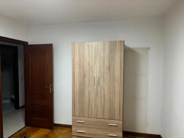 Dormitori de Pis de lloguer en Santiago de Compostela  amb Calefacció, Moblat i Forn
