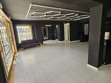 Local comercial en venta en Carrer de Girona 5