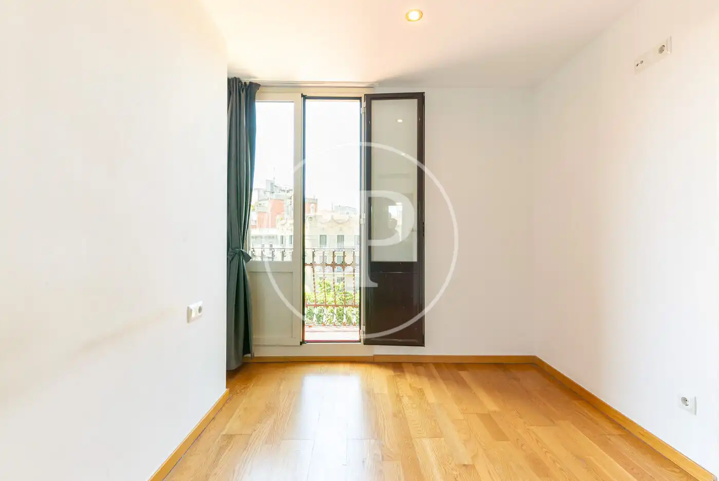 Schlafzimmer von Dachboden zum Verkauf in Barcelona mit Klimaanlage, Heizung und Terrasse