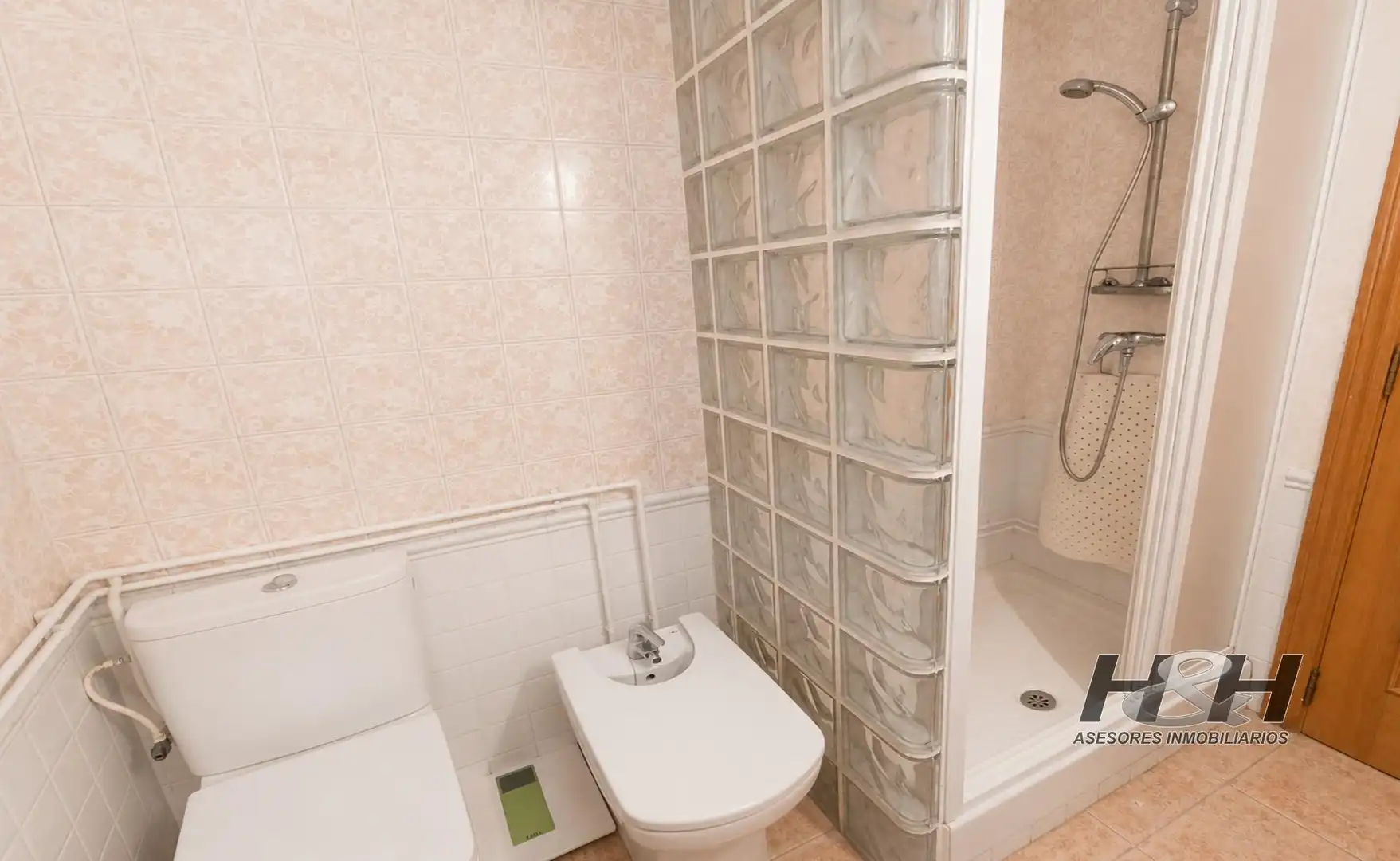 Baño de Piso en venta en Godella con Aire acondicionado y Balcón