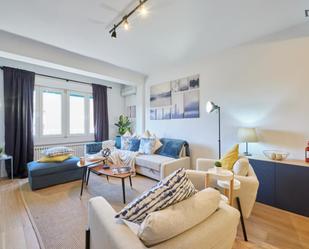 Sala d'estar de Apartament de lloguer en  Madrid Capital amb Aire condicionat