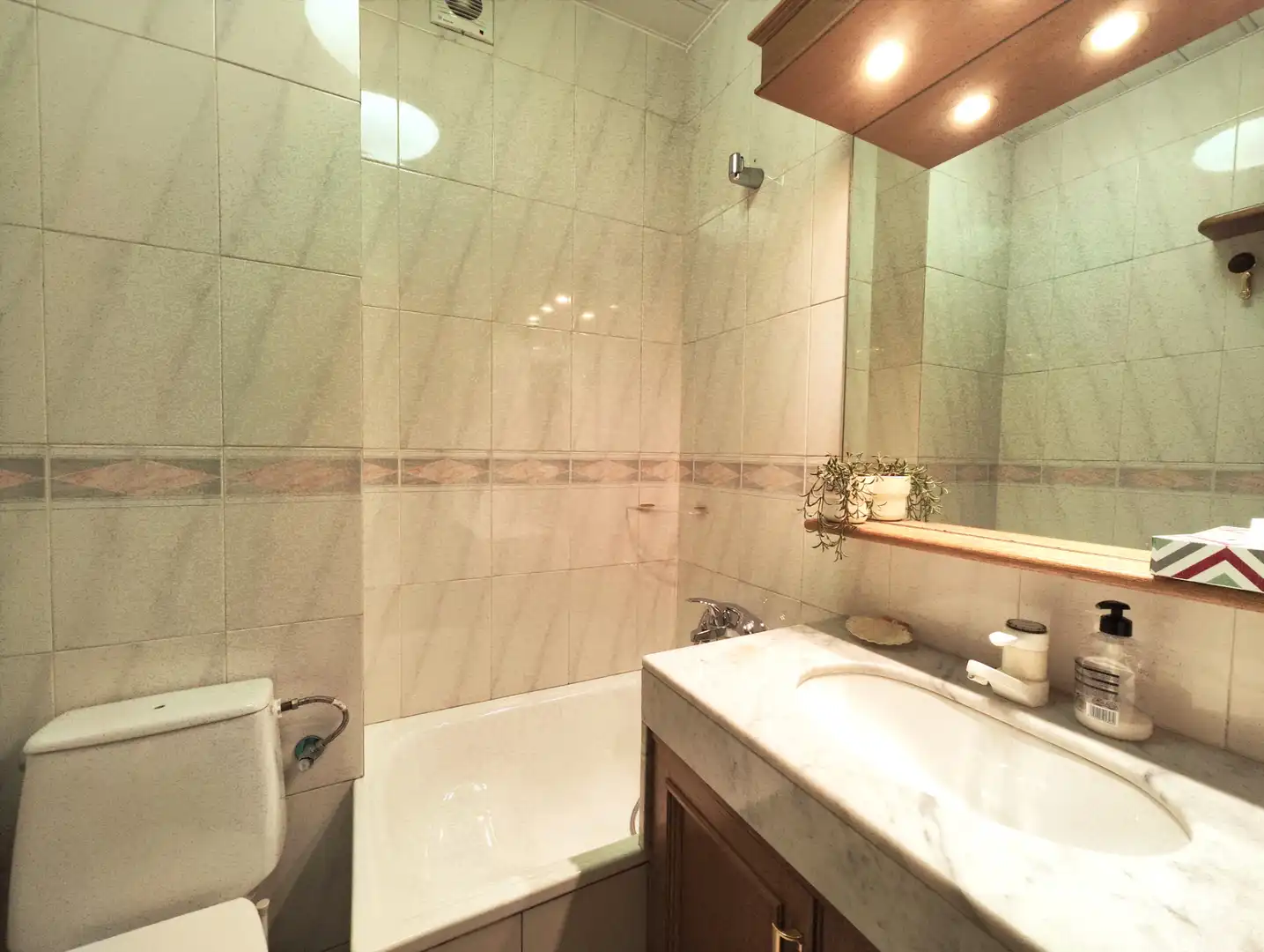 Baño de Piso en venta en Terrassa con Aire acondicionado, Calefacción y Balcón