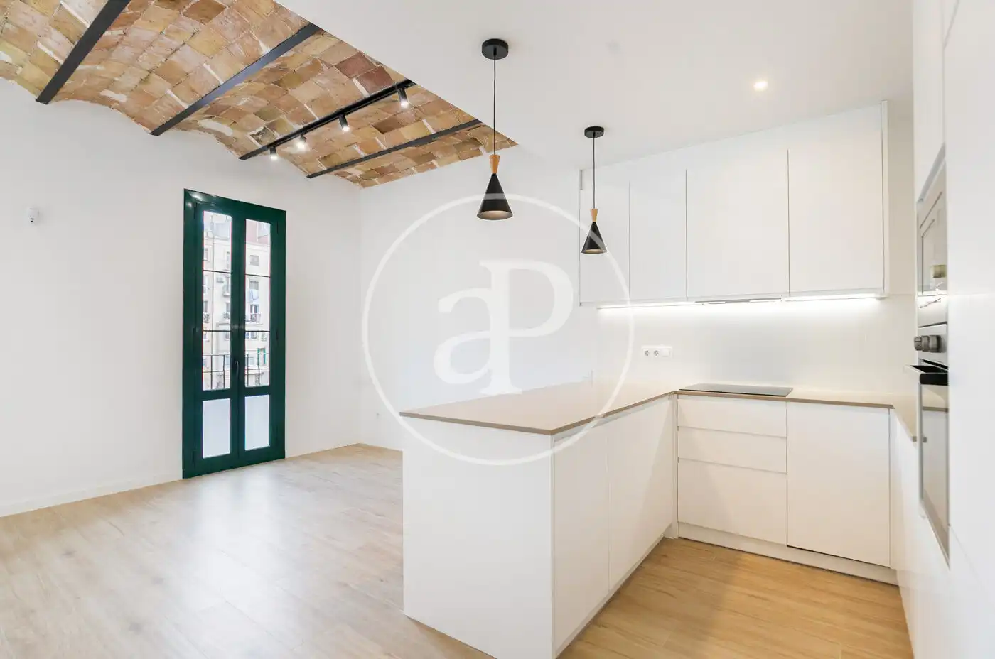 Küche von Wohnung zum Verkauf in Barcelona mit Klimaanlage und Heizung