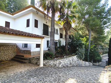 Chalet con balcón en venta en La Sella