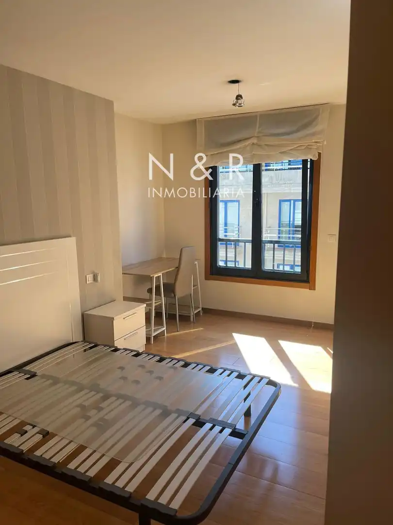 Bedroom of Flat for rent in Santiago de Compostela   with Heating, Terrace and Furnished