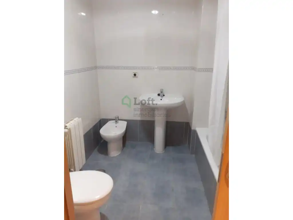 Badezimmer von Wohnungen zur Miete in Badajoz mit Klimaanlage, Heizung und Terrasse