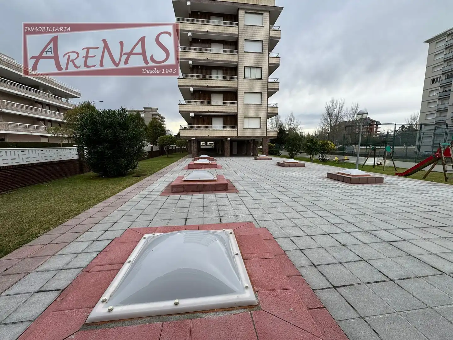 Vista exterior de Piso en venta en Laredo con Calefacción, Jardín privado y Parquet