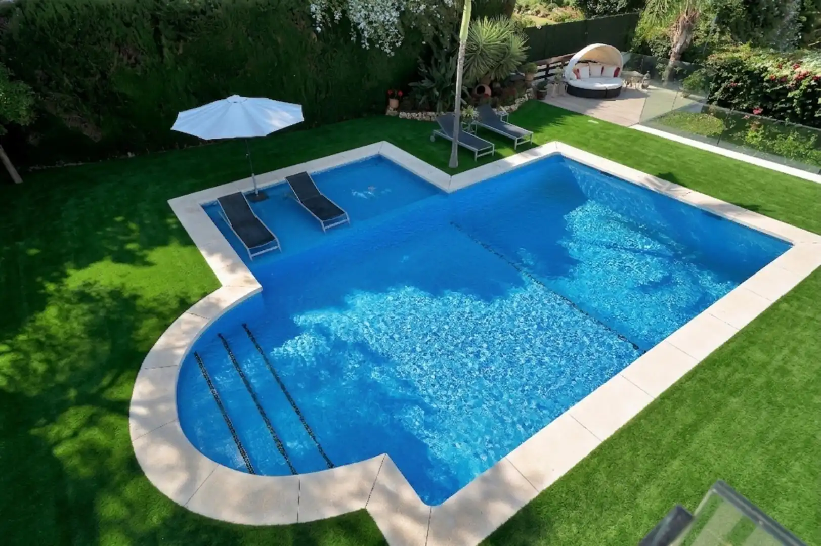 Piscina de Casa o chalet en venta en Marbella con Calefacción, Jardín privado y Terraza