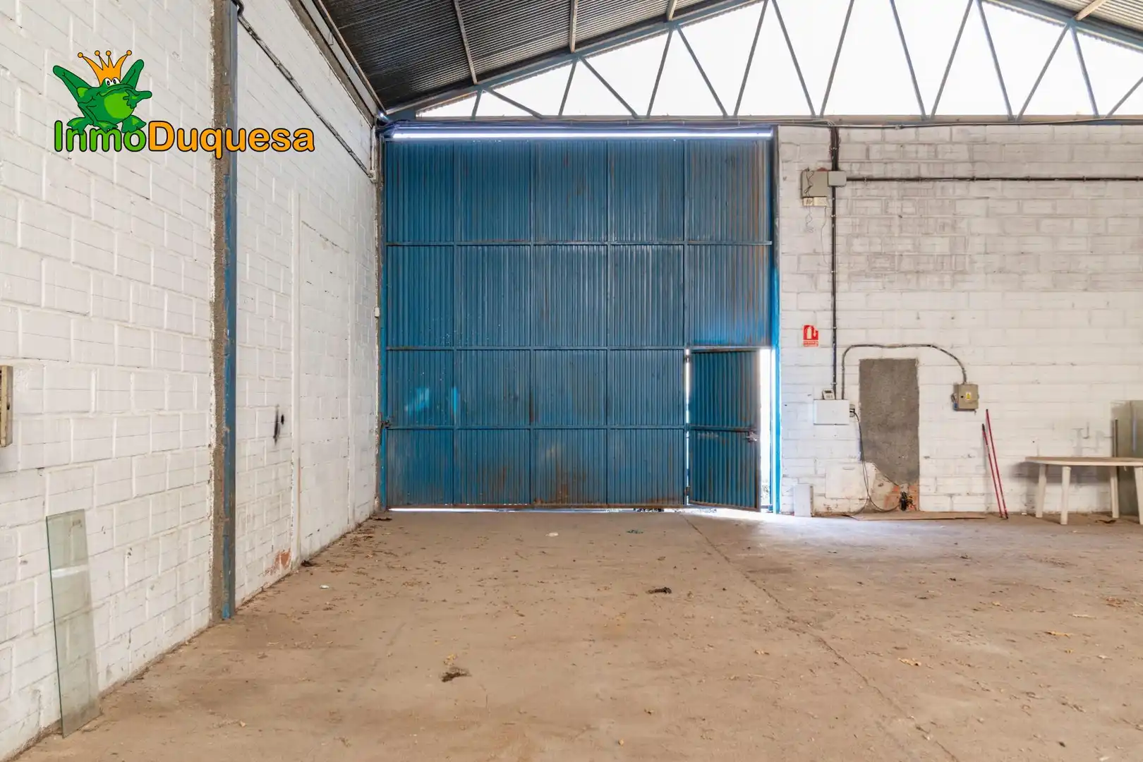 Industrial buildings for sale in Jun