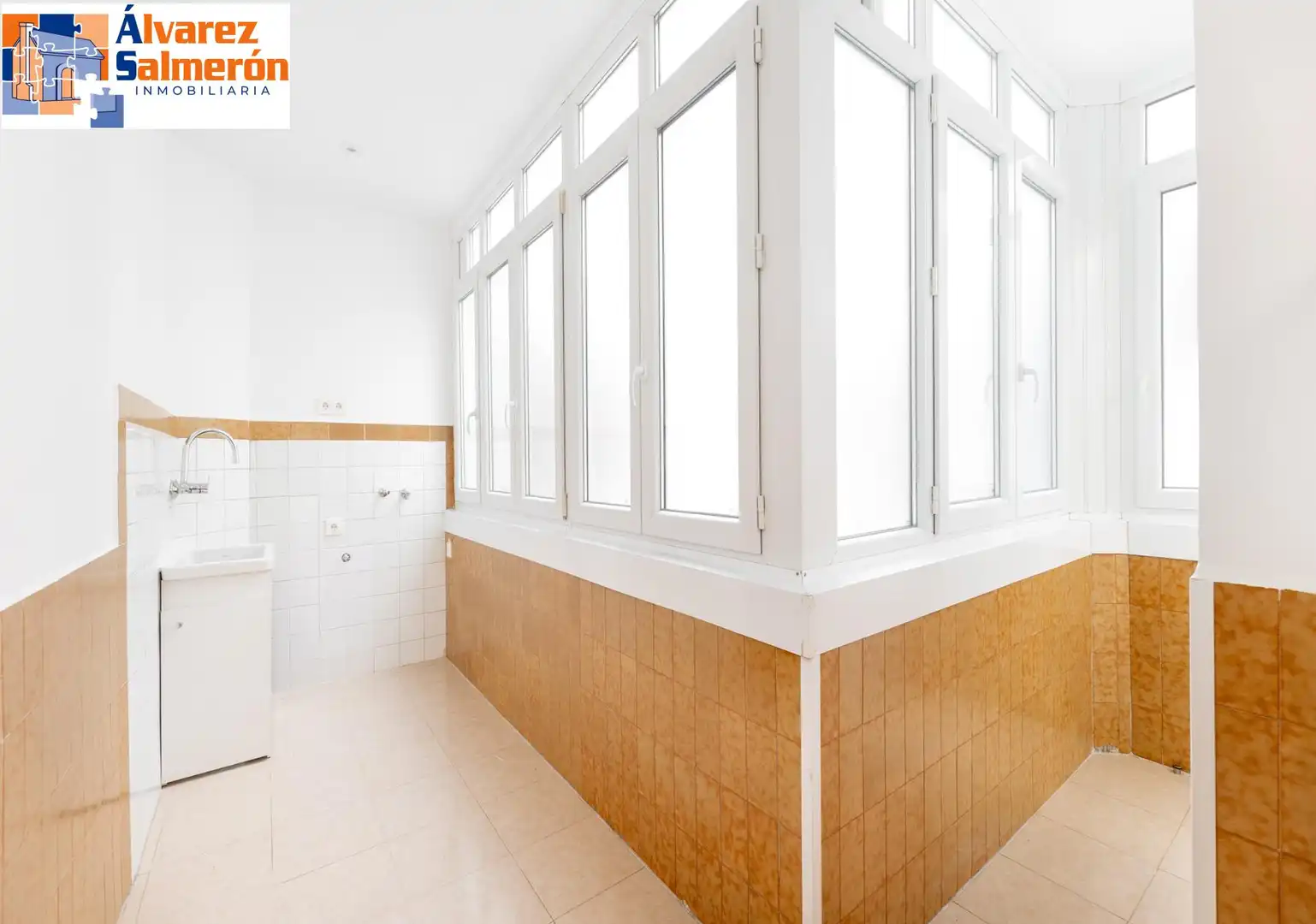 Bathroom of Flat for sale in Ronda