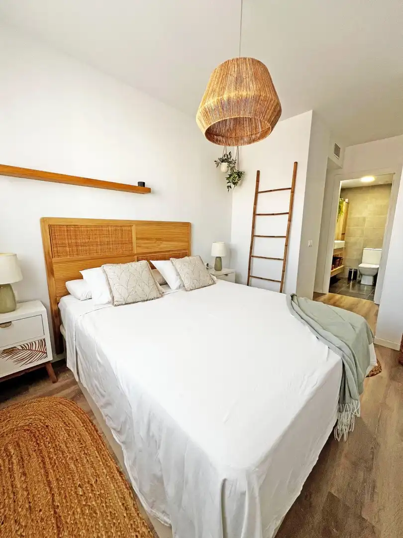 Habitación de Apartamento en venta en Valencia con Calefacción, Jardín privado y Terraza