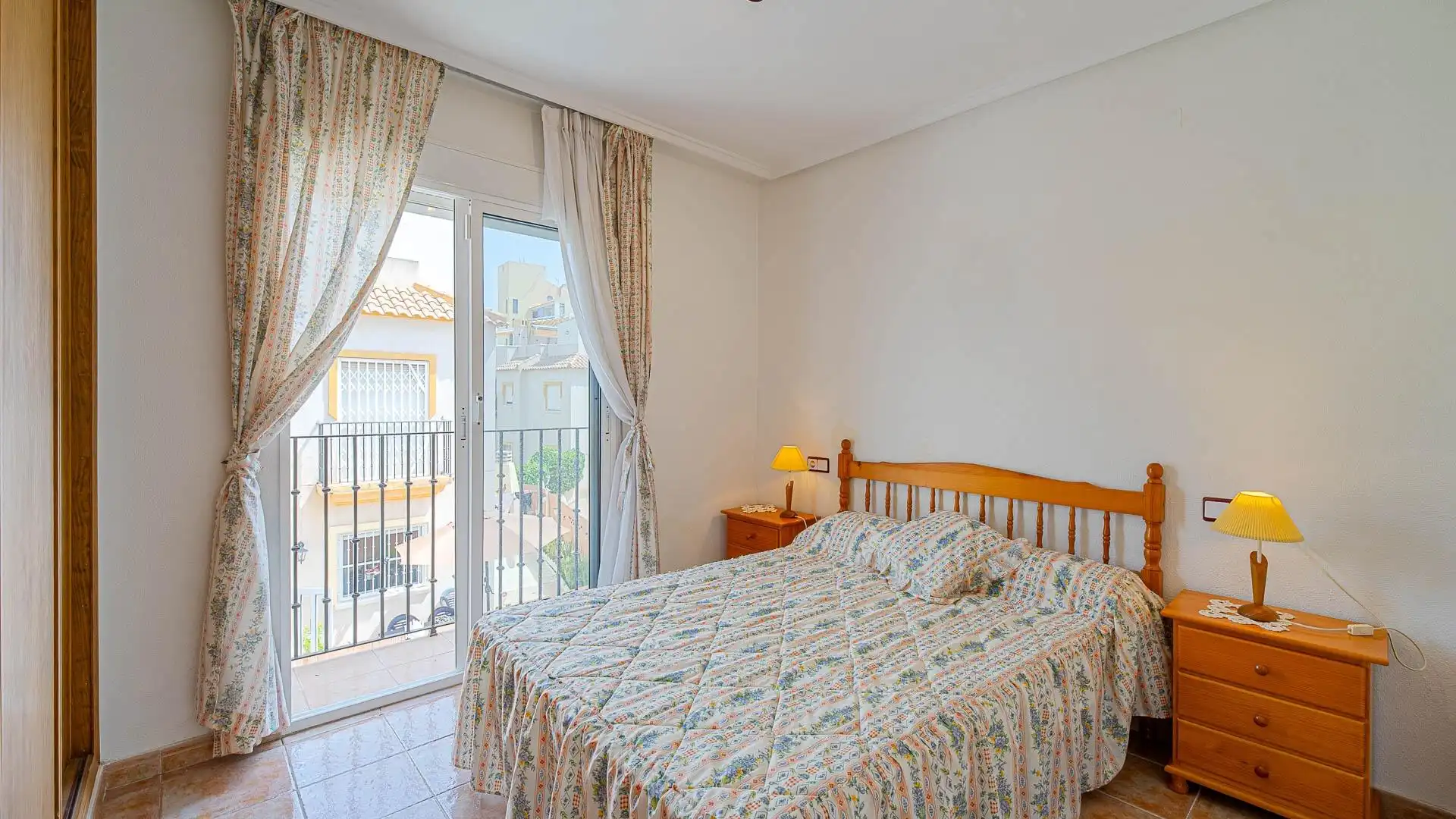 Dormitori de Casa o xalet en venda en Torrevieja amb Moblat, Balcó i Piscina comunitària