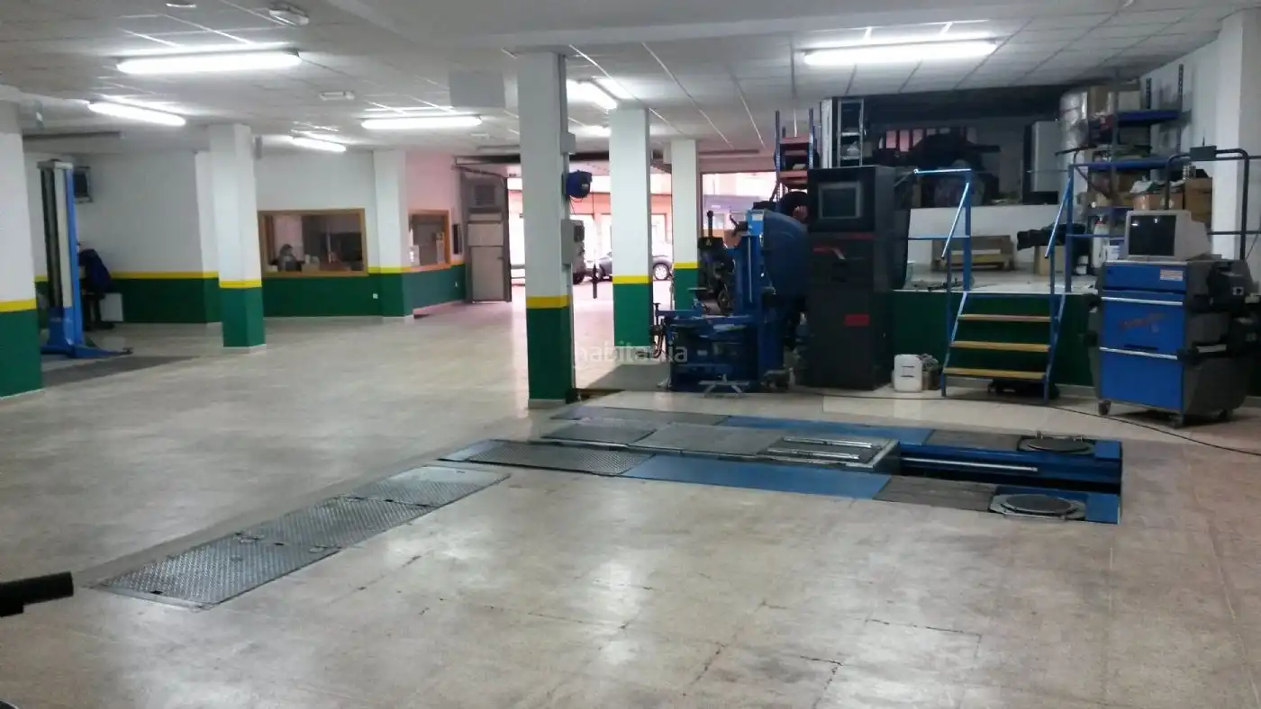 Local comercial en venta en Calle David González 2A