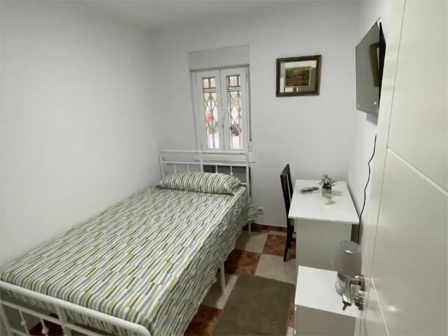 Dormitori de Pis de lloguer en Fuenlabrada amb Moblat, Forn i Rentadora