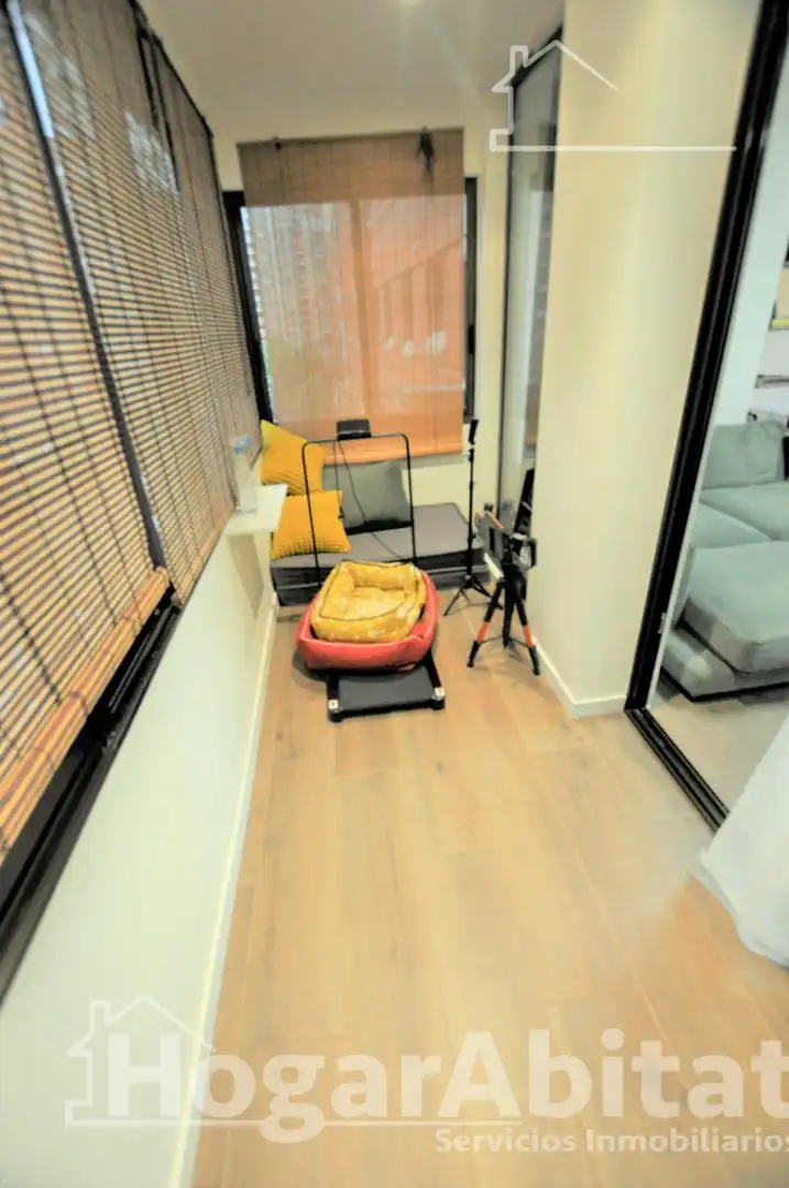 Flat for sale in Valencia  with Air Conditioner, Heating and Furnished